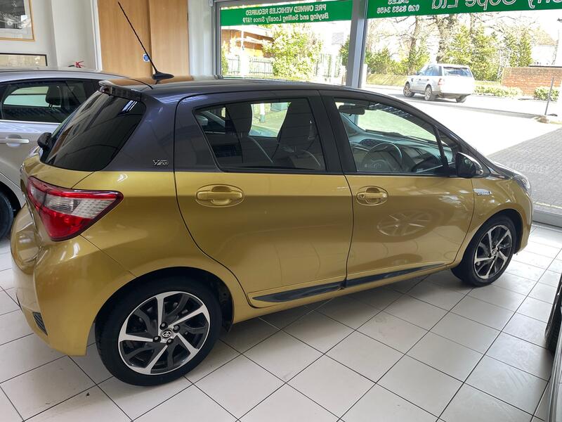 TOYOTA YARIS